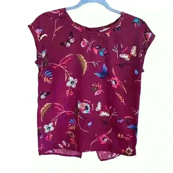 Abercrombie & Fitch Tops - Abecrombie and Fitch Burgundy Floral Top Shirt Blouse Sz S
